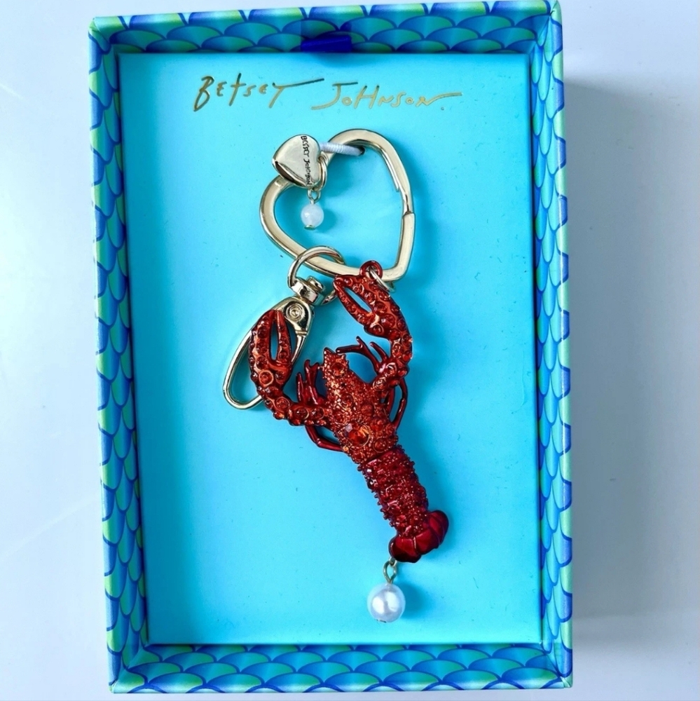 Betsey Johnson Whimsical Red Lobster Keychain Dangling Pearl & Gold Heart - Picture 3 of 4